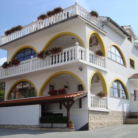 מאלינסקה Villa Flora מראה חיצוני תמונה